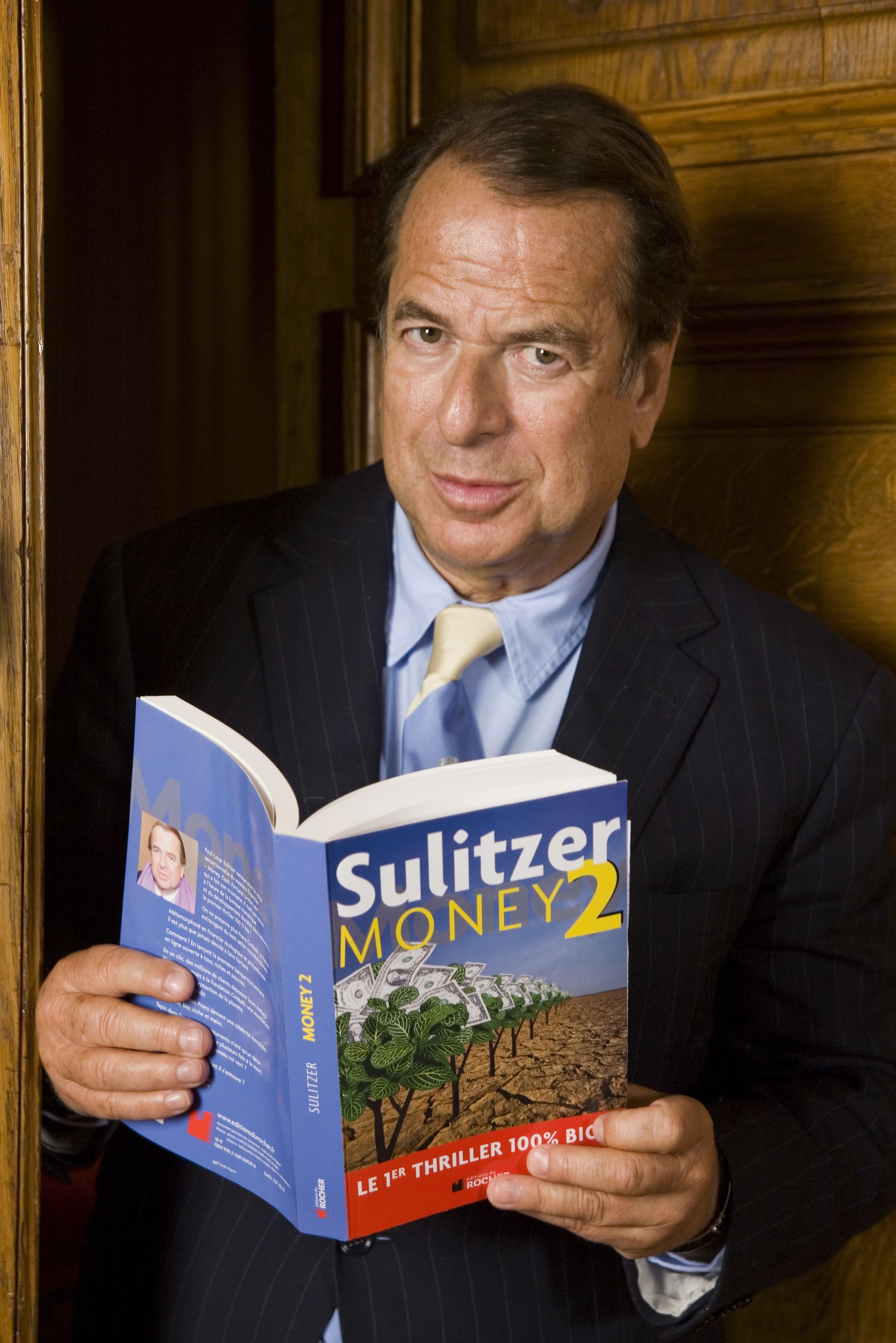 Paul-Loup Sulitzer avec son livre Money 2