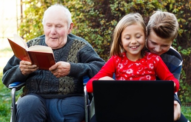 Comment s’occuper de ses petits-enfants pendant l’été