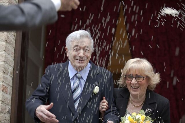 se-remarier-apres-60-ans refaire sa vie après 60 ans : un couple qui se marie