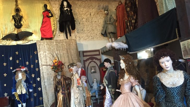 Gers : le fabuleux Musée de l’Histoire du Costume de Monika Mucha