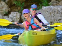 Joies (et risques) du canoë en Ardèche méridionale A deux sur un canoë en ardèche