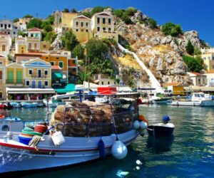 Bateaux près d'un hotel à rhodes (capitale)